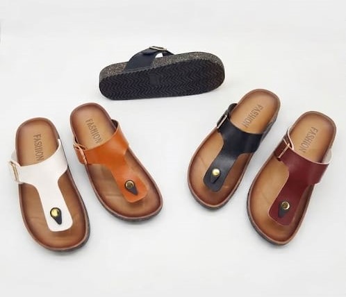 SINGLE STRAP AND BUTTON LEATHER SANDAL